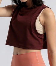 Load image into Gallery viewer, Stretch Crop Tank - Maroon