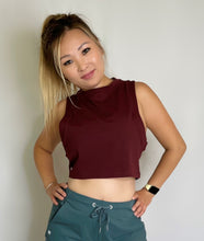 Load image into Gallery viewer, Stretch Crop Tank - Maroon